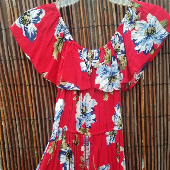 Red floral maxi dress - Picture 9 of 16